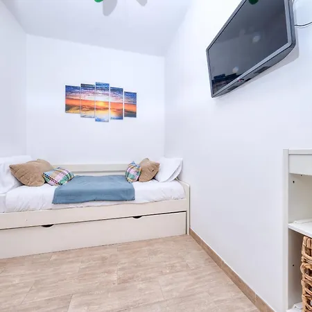 Ocean Tabaiba - Pool - 30m To The - By Lanzarote Vakantiehuis *